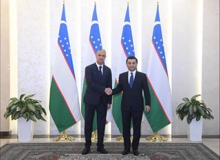 Министр иностранных дел Узбекистана принял копии верительных грамот нового посла Таджикистана