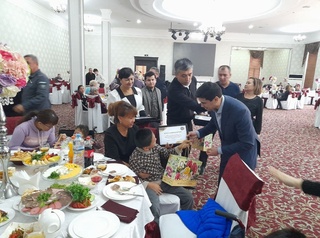 Кўнгилларга меҳр улашиб...