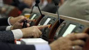 Депутатлик фақат қўл кўтариб тасдиқлаш дегани эмас!