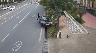 Наманганда ўқувчилар ижарага олинган автомобилда ЙТҲга учради