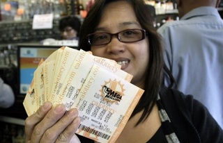 Бір әйел түсінде дұрыс сандарды көріп, лотерея ұтып алды