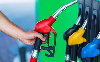 На автозаправках Узбекистана выявлены нарушения в реализации нефтепродуктов объемом 108 тысяч литров