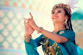 Хива шаҳрида икки йилда бир марта  “Лазги” халқаро рақс фестивали ўтказилади