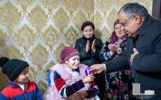 В Навоийской области поздравили женщин