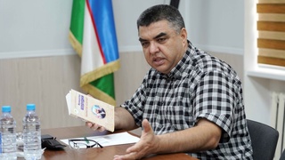 ОАВга оид қонунларни ким шарҳлайди?