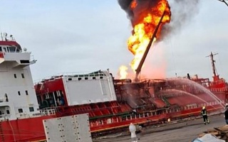 Россия дрони газ ортилган танкерга зарар етказгач, Руминиядаги қишлоқ аҳолиси эвакуация қилинди