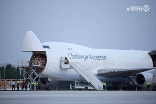 Международный аэропорт Андижана впервые принял грузовой Boeing 747-400F с племенным скотом из Германии