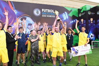 В Навои и Кызылтепинском районе наградили победителей соревнований на кубок руководителя СГБ по мини-футболу и футболу