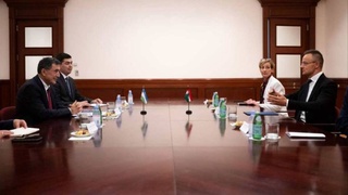 Глава МИД Узбекистана провел встречу с министром иностранных дел и торговли Венгрии