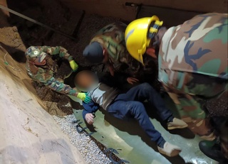 Чуқурга тушиб кетган фуқаро қутқариб олинди