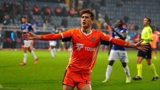 "Истанбул Башакшеҳир" Файзуллаев ҳәм Шомуродовлардың голлары есабынан "Қасымпаша" үстинен жеңиске еристи