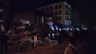 Дар натиҷаи заминларза бо шиддати 6,1 дар Туркия се бино фурӯ рехт