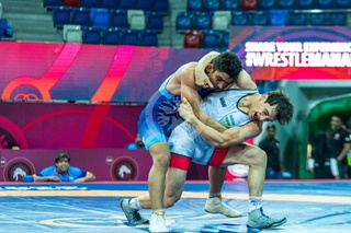 Ёш курашчи Алишер Ғаниев  жаҳон чемпионати финалига йўл олди