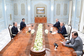 Президенти Ӯзбекистон аҳамияти самарабахш ба кор андохтани иқтидори ҳамкорӣ бо Санкт-Петербургро таъкид намуд