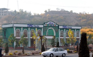 Ҳайвонот боғи ходими айиқ ҳужумидан омон қолмади