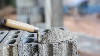 Даны поручения  по облегчению условий импорта цемента