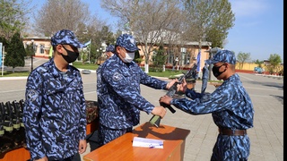 Новобранцам вручено боевое оружие