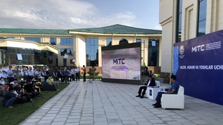 Министр ИКТ Шухрат Садиков встретился с молодежью Андижанской области