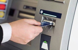 Ўзбекистонда банкоматлардан пул ечиб олиш комиссияси 1,5 фоизгача ошдими? – Марказий банк изоҳ берди