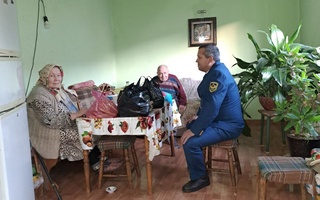 Солиқ инспектори 90 ёшли солиқ тўловчининг ҳолидан хабар олди