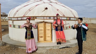 Дослық, аўызбиршилик сөз ҳәм әмел бирлиги менен беккем болады