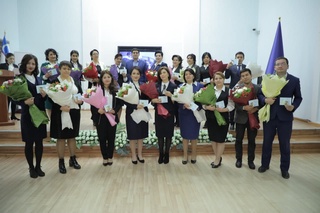 18 нафар ўқитувчи «Халқ таълими аълочиси» кўкрак нишони билан тақдирланди