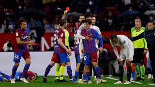 Удаление Жюля Кунде не помогло «Барселоне» обыграть «Севилью»