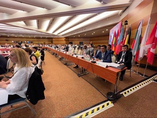 “Barcha yoshdagilar uchun dunyo: birdamlik va hayot davomida imkoniyatlar uchun kuchlarni birlashtirish”