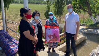 Senator Namangan viloyatida fermer faoliyati bilan tanishdi