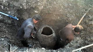 Денов туманида милодий I-II асрларга тегишли хум идиш топилди