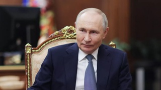 Путин Ғалабанинг 80 йиллиги муносабати билан сулҳ эълон қилди