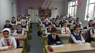 Халыққа білім беру  министрлігі қызыл галстук мәселесіне саяси реңк бермеуді сұрады