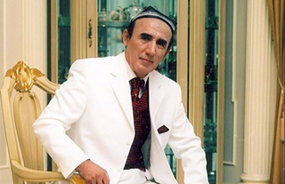 Ватан севмакдин ортиқ менга оламда шиор бўлмас