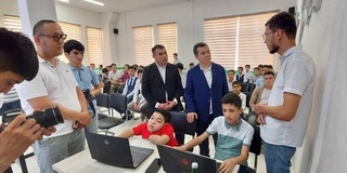 Министр ИКТ посетил с рабочим визитом Ферганскую область