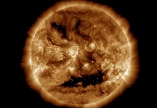 Солнце "улыбнулось"