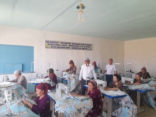 Яна бир ҳоким ёрдамчиси кўмаги билан ишсиз аёллар бандлиги таъминланди