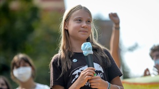 Greta Tunberg va yuzlab eko-faollar Shvetsiyani iqlim siyosati uchun sudga berishdi