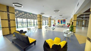 Boʻlajak bojxonachilar “Artel”, “Ucel”l, “ZTE” va “Huawei” kompaniyalarining maxsus sinflari ochilgan maktabda