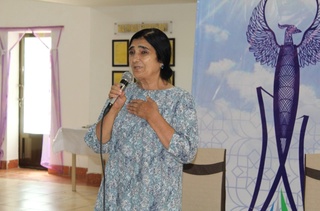 Таниқли ижодкор бўлиш учун чирой эмас, билим ва истеъдод талаб этилади — Ҳакима Отахонова