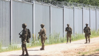 Польша Беларусь билан чегарада 40 минг аскар жойлаштиради