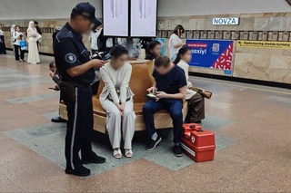 Тошкент метрополитени поездида ҳаво етишмаслигидан йўловчи ҳушидан кетдими?