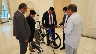 Танзила Нарбаева и Азиз Абдухакимов ознакомились с планами подготовки велоспортсменов