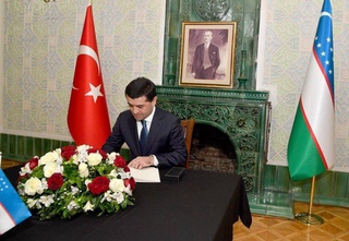 Глава МИД Узбекистана посетил Посольство Турции в Ташкенте