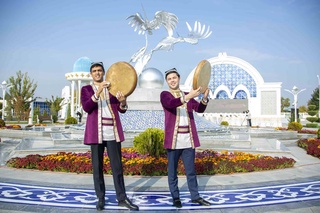 В ашхабадском парке «Ташкент» состоялся концерт мастеров искусств Узбекистана