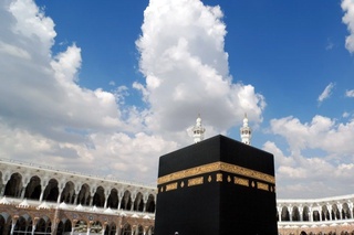 Umra tadbirini amalga oshirish uchun ruxsat berilgan tashkilotlarning dastlabki ro‘yxati e’lon qilindi