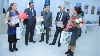 “Қанча шонинг бўлса Ватанни кўтар!” танлови ғолиблари тақдирланди