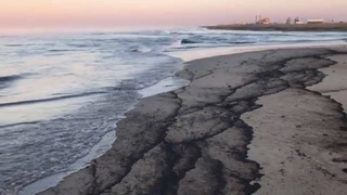 Более трех тысяч баррелей нефти попало в Тихий океан из-за прорыва трубопровода в США