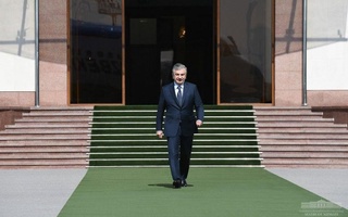 Prezident Andijonga joʻnab ketdi