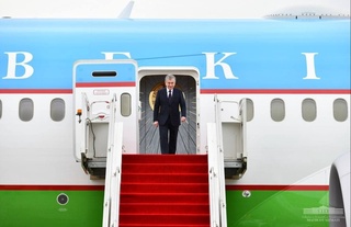 Шавкат Мирзияев Исламабадқа келді