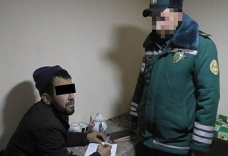 Сирдарёда ЙҲХБ инспекторига пора таклиф қилган шахс қўлга олинди